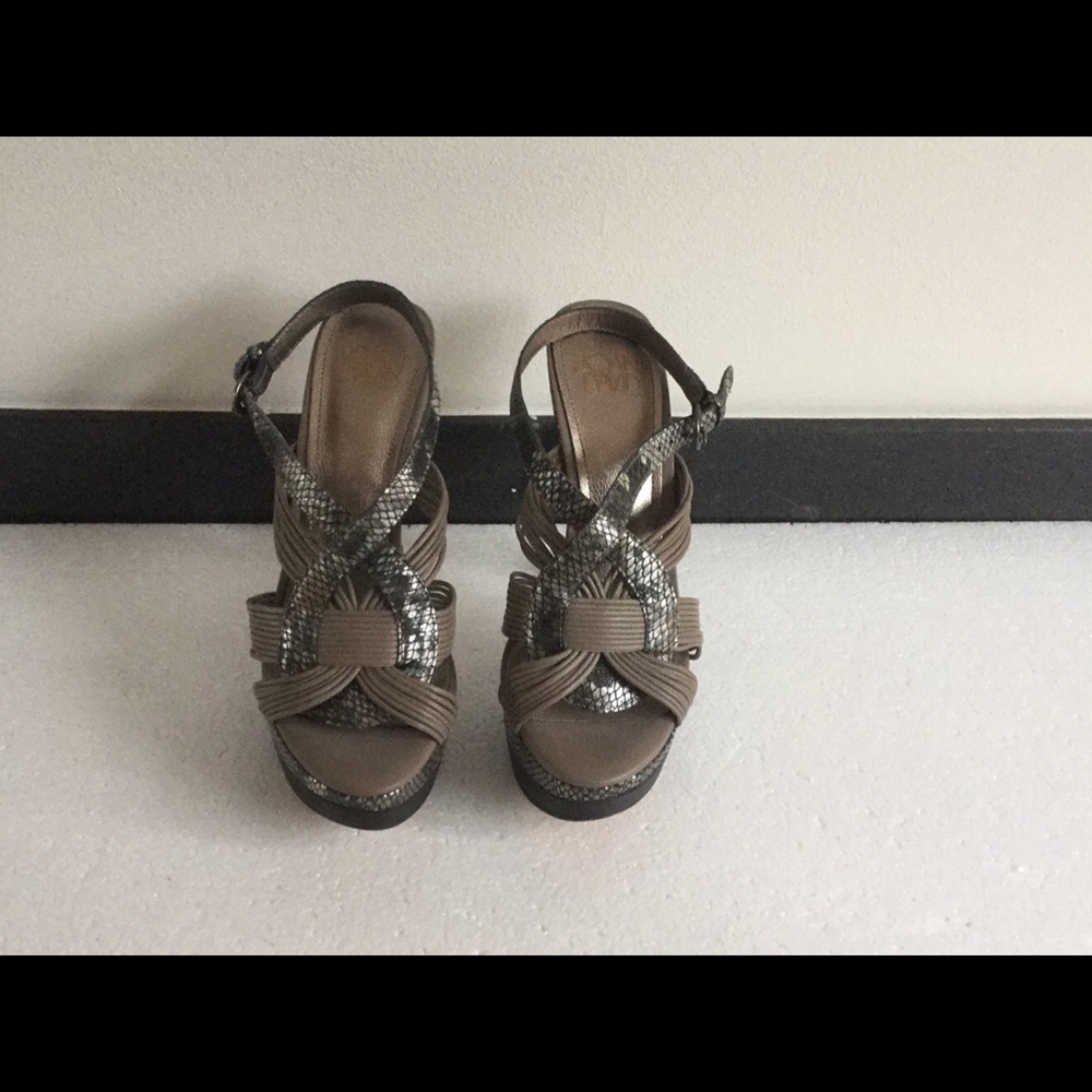 JOAN & DAVID VITALIA Taupe/Snake Platform Sandals